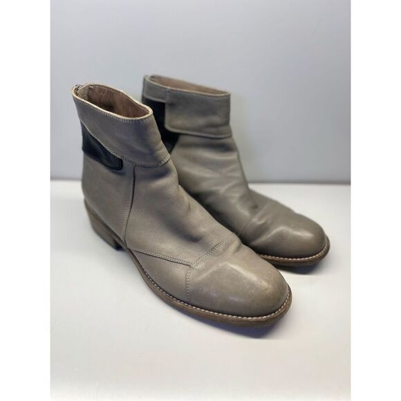 LD Tuttle quality leather Taupe Made in Italy ankle boots Size 38 US 8 - Picture 2 of 11